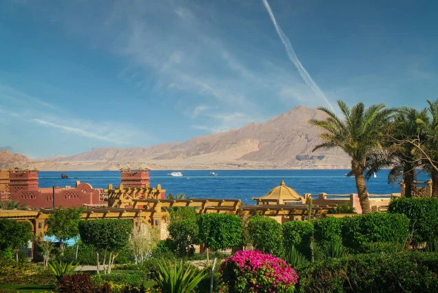 Luxury Dahab Escape: 5-Star Retac Qunay Stay